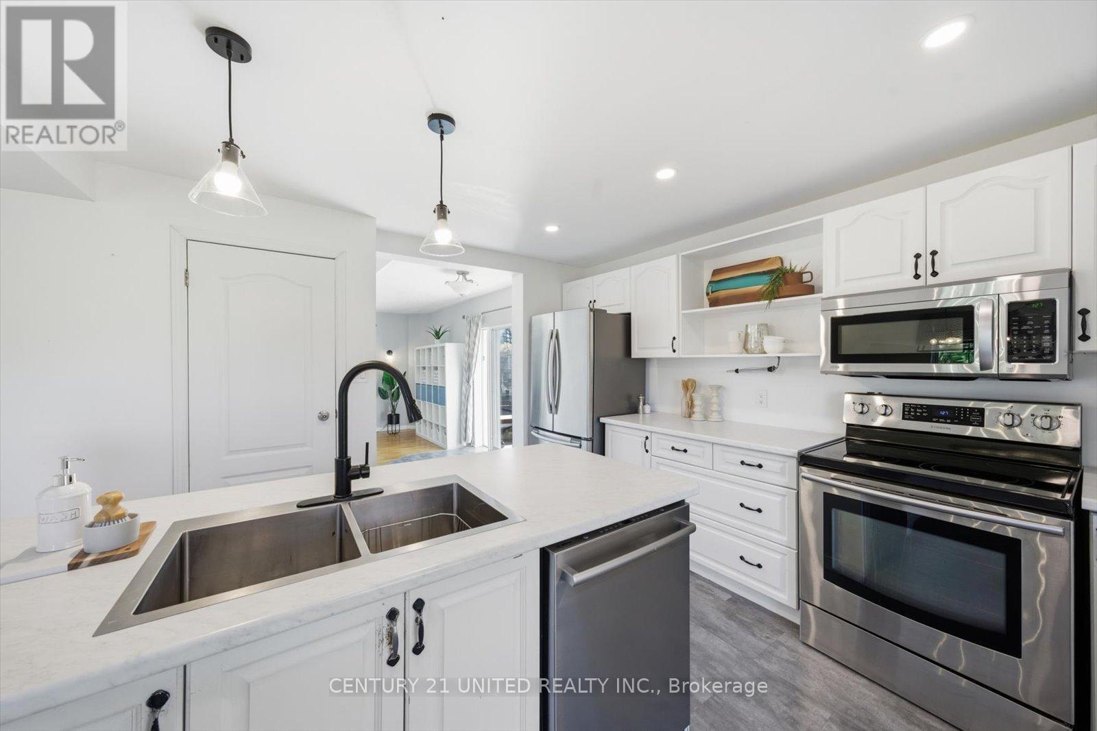 3766 Wallace Point Road, Otonabee-South Monaghan, Ontario  K9J 6Y3 - Photo 17 - X12468013