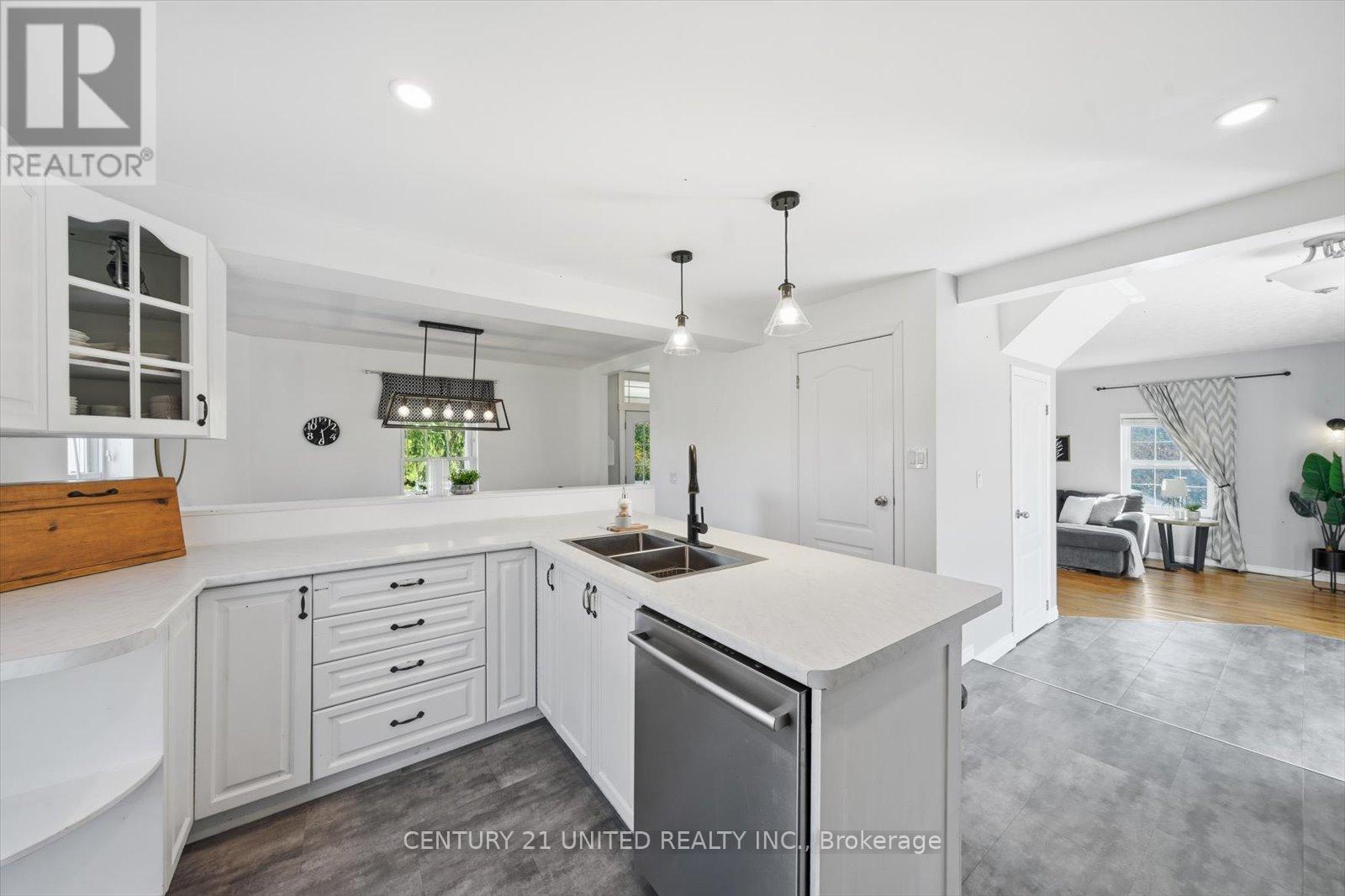 3766 Wallace Point Road, Otonabee-South Monaghan, Ontario  K9J 6Y3 - Photo 18 - X12468013