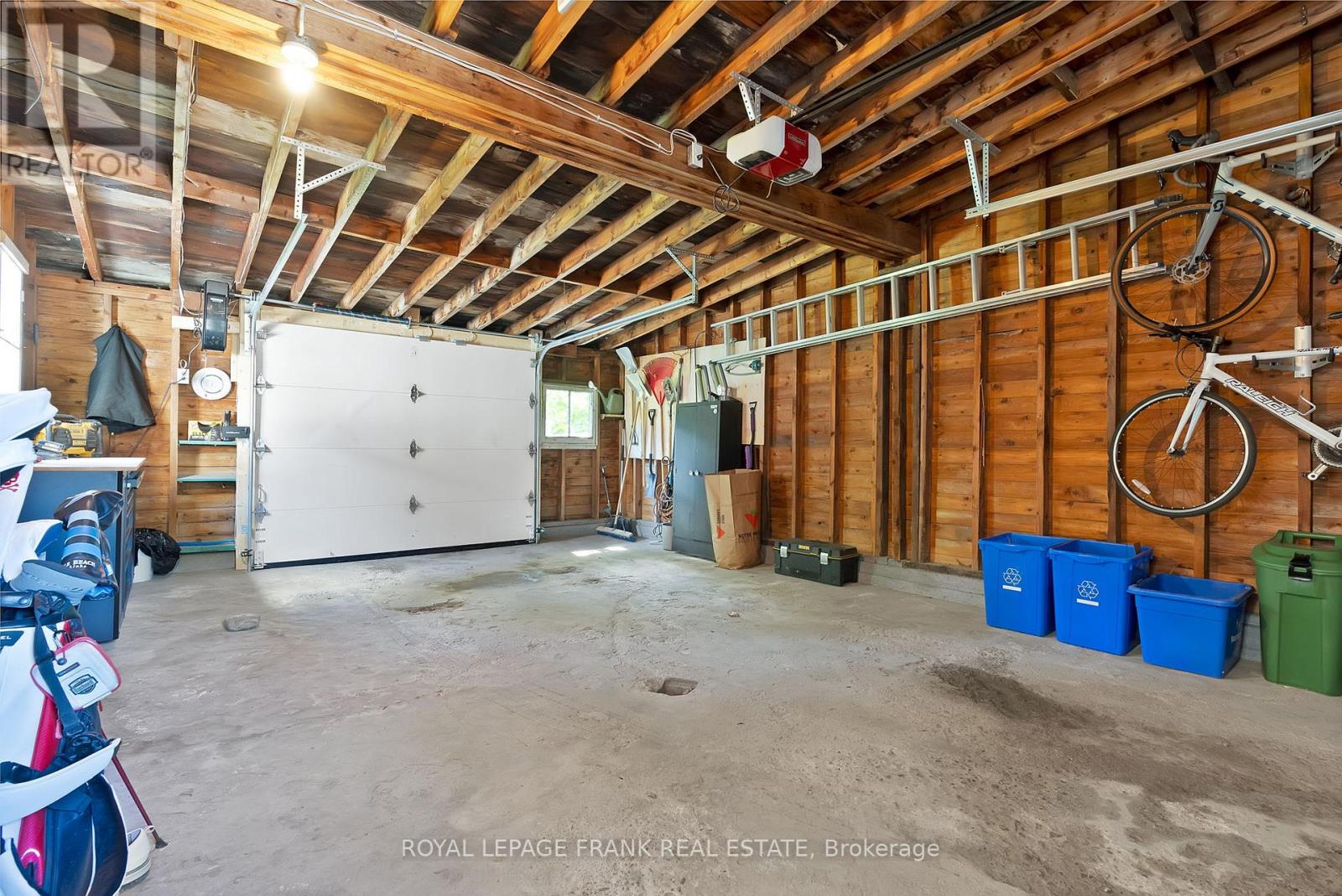 5 Glenelg Street E, Kawartha Lakes (Lindsay), Ontario  K9V 1Y5 - Photo 37 - X12468385