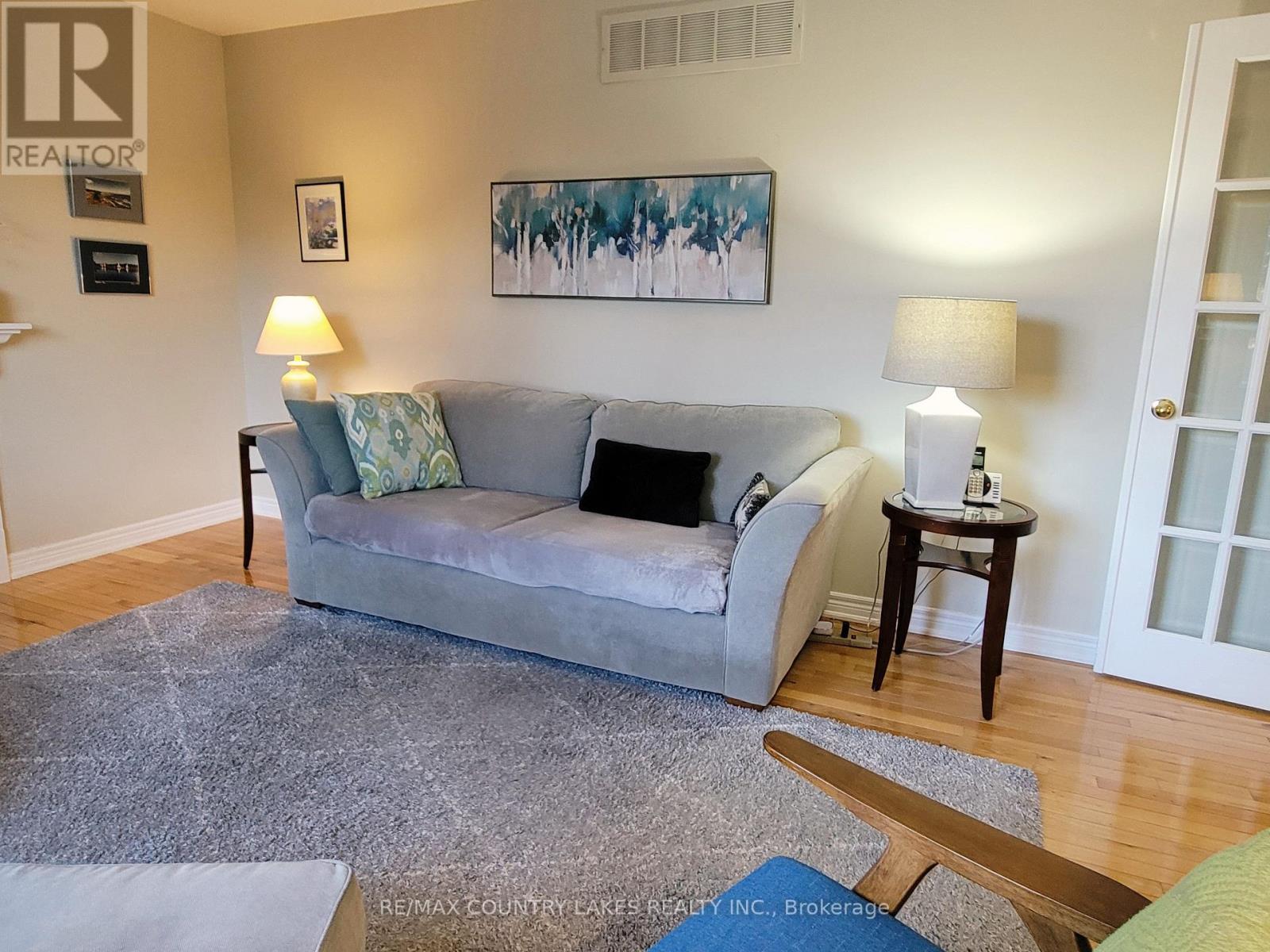 57 Eakins Court, Kawartha Lakes (Lindsay), Ontario  K9V 6J9 - Photo 8 - X12468190