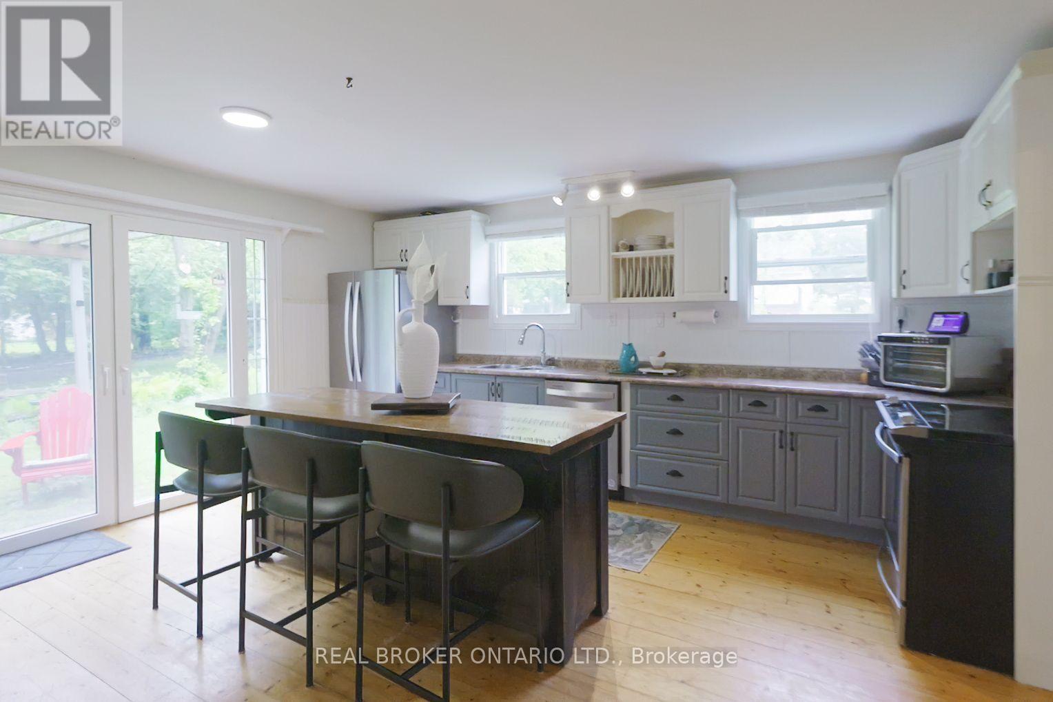 70 Cowans Crescent, Kawartha Lakes (Emily), Ontario  K0L 2W0 - Photo 11 - X12468194