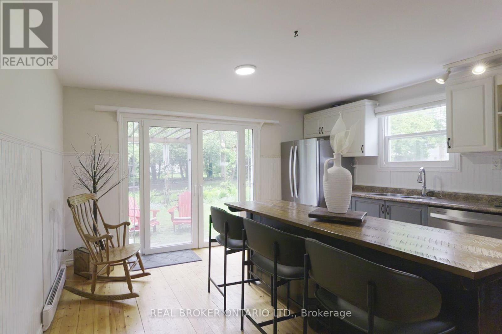 70 Cowans Crescent, Kawartha Lakes (Emily), Ontario  K0L 2W0 - Photo 12 - X12468194