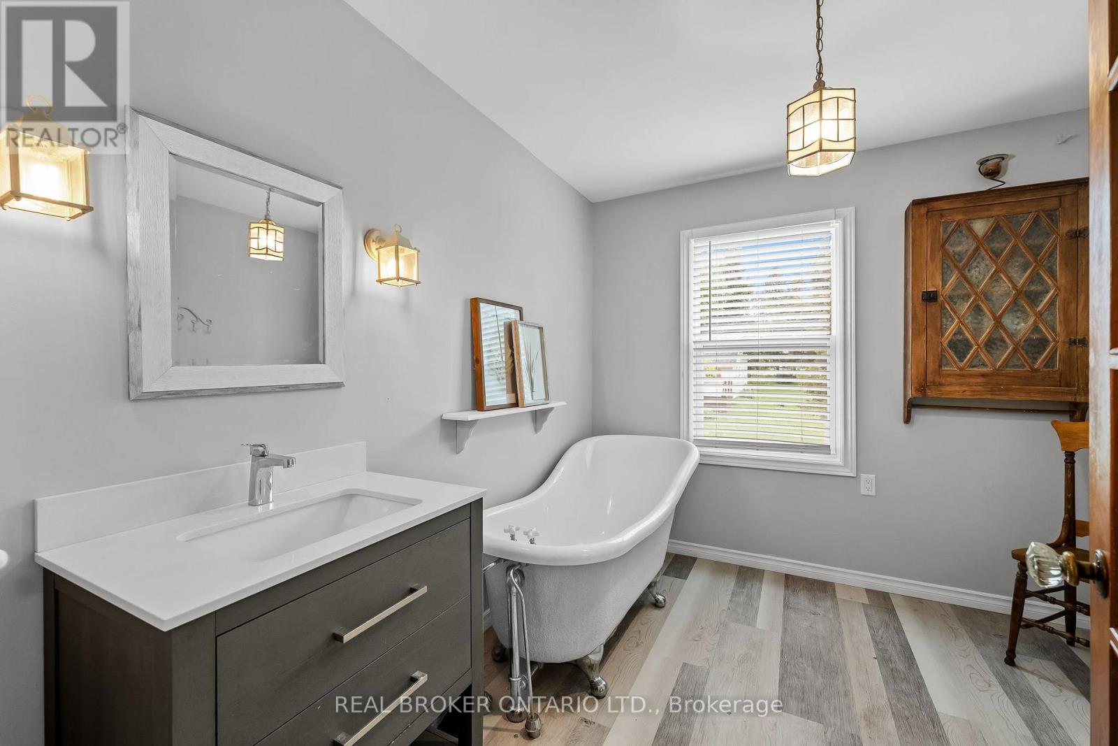 70 Cowans Crescent, Kawartha Lakes (Emily), Ontario  K0L 2W0 - Photo 19 - X12468194