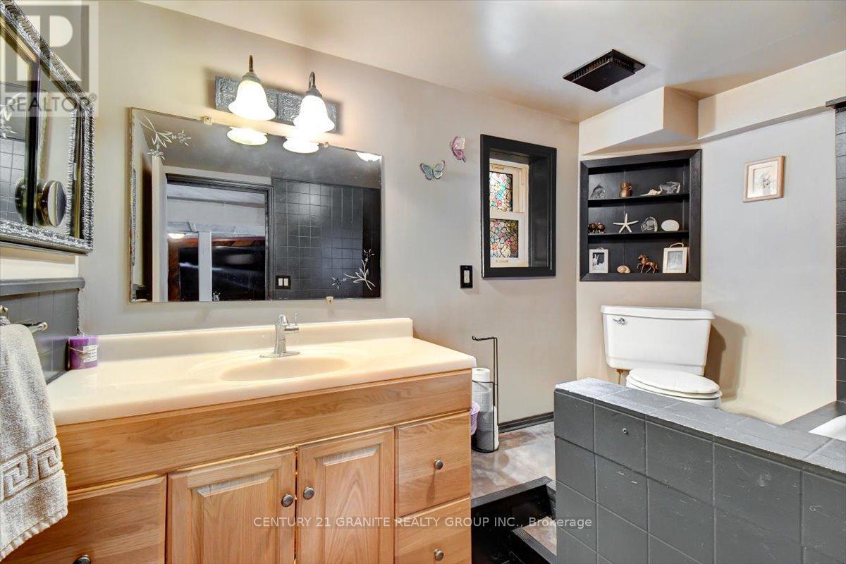 482 Old L'amable Road, Bancroft (Dungannon Ward), Ontario  K0L 1C0 - Photo 14 - X12468588