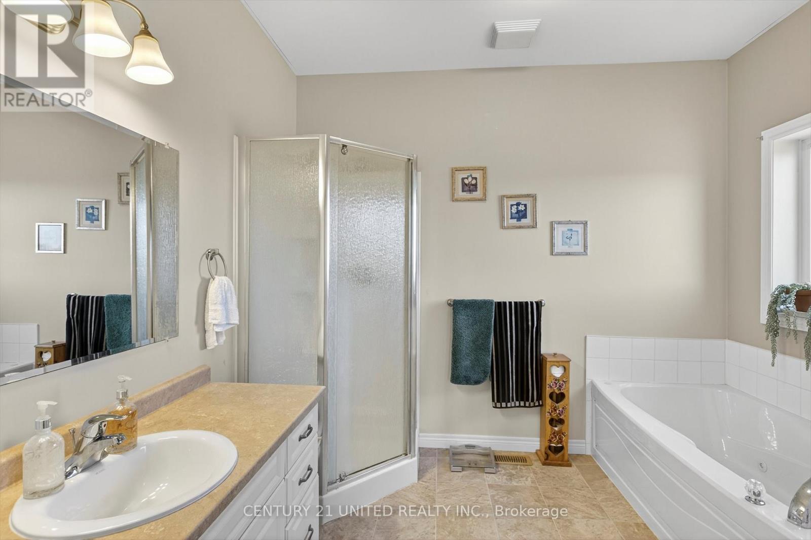 686 Douro Fourth Line, Douro-Dummer, Ontario  K0L 2H0 - Photo 12 - X12468714