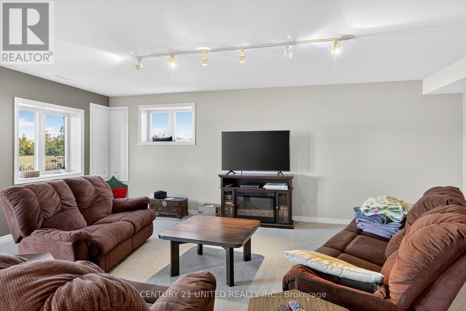 686 Douro Fourth Line, Douro-Dummer, Ontario  K0L 2H0 - Photo 17 - X12468714