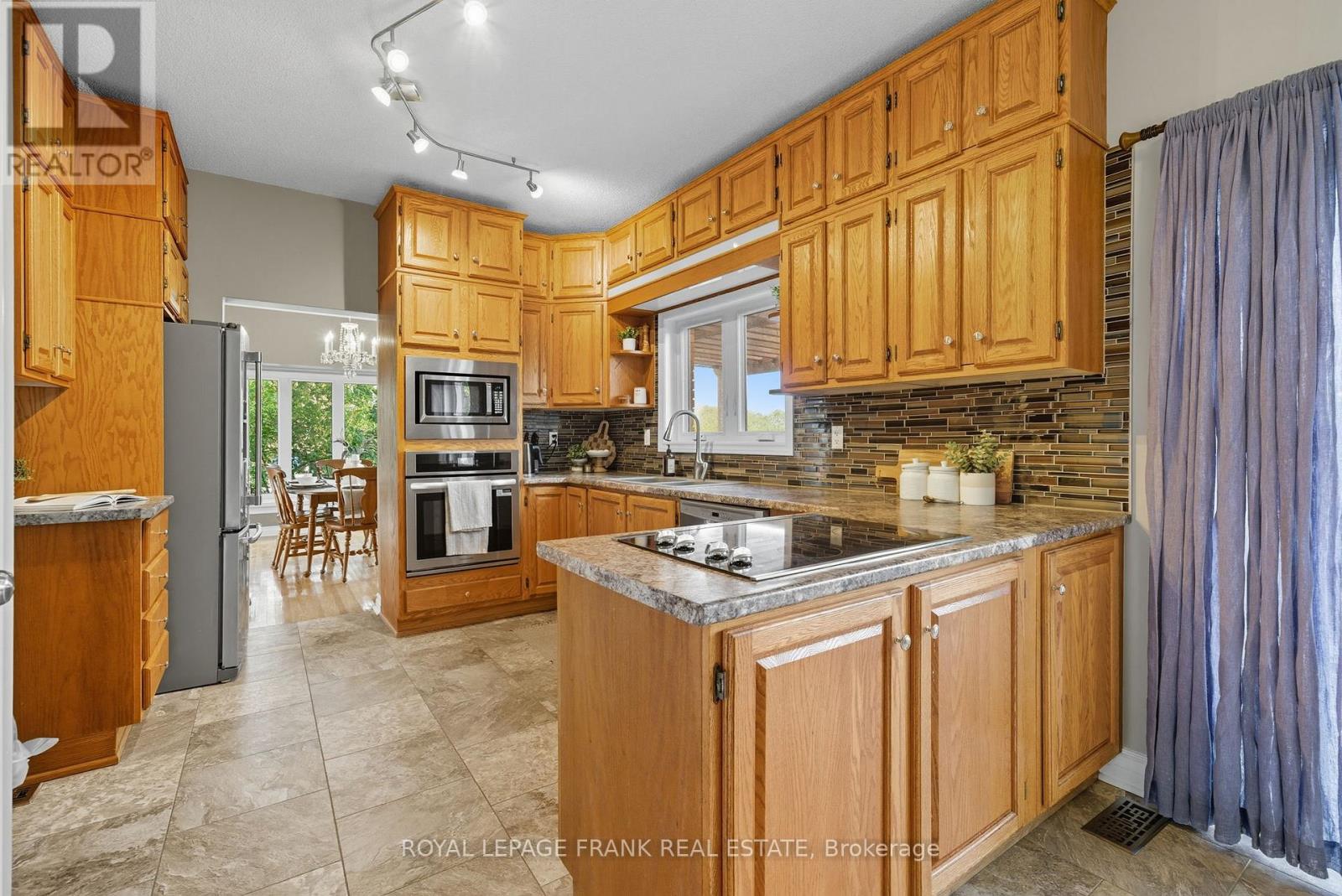 234 Angeline Street N, Kawartha Lakes (Lindsay), Ontario  K9V 5E9 - Photo 16 - X12468897