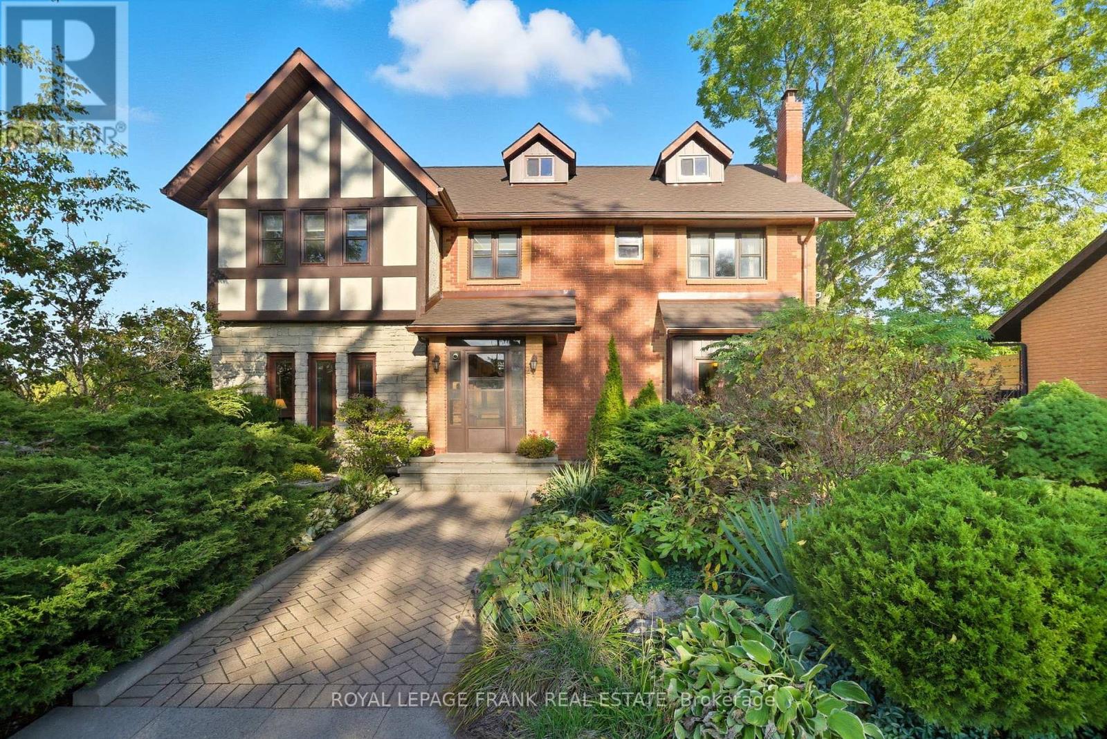234 Angeline Street N, Kawartha Lakes (Lindsay), Ontario  K9V 5E9 - Photo 2 - X12468897