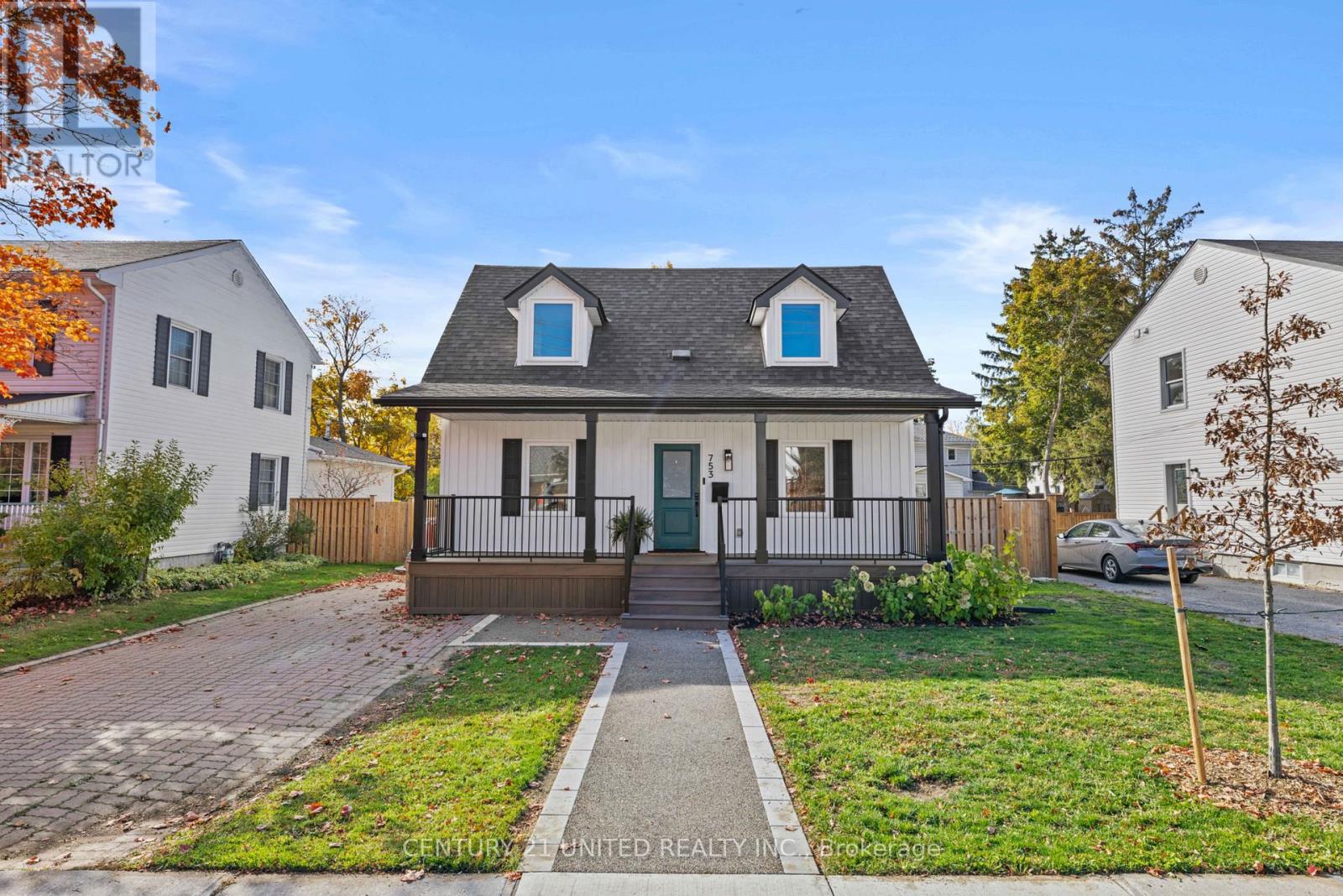 753 Chesterfield Avenue, Peterborough (Northcrest Ward 5), Ontario  K9H 4Y1 - Photo 1 - X12468903