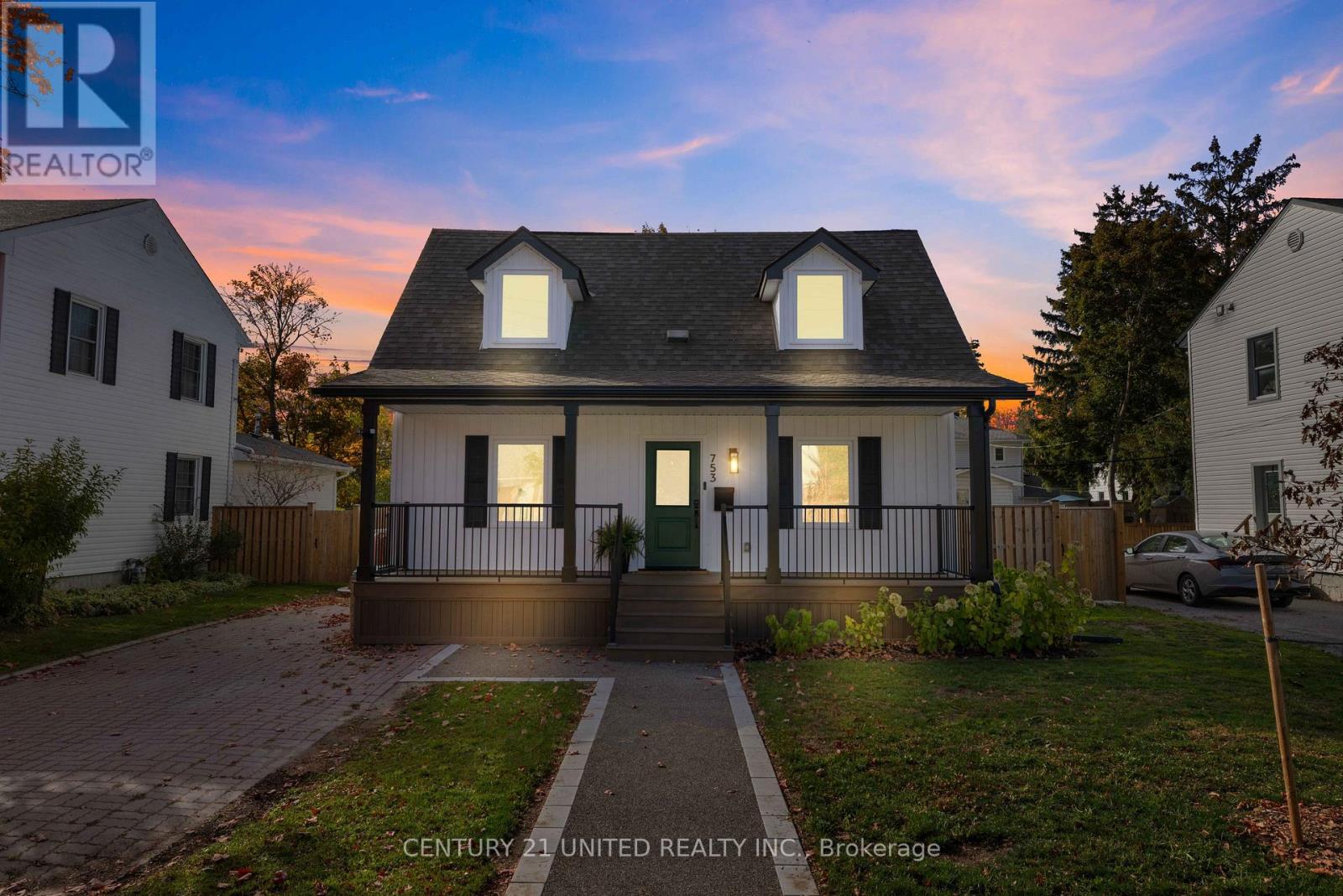 753 Chesterfield Avenue, Peterborough (Northcrest Ward 5), Ontario  K9H 4Y1 - Photo 2 - X12468903