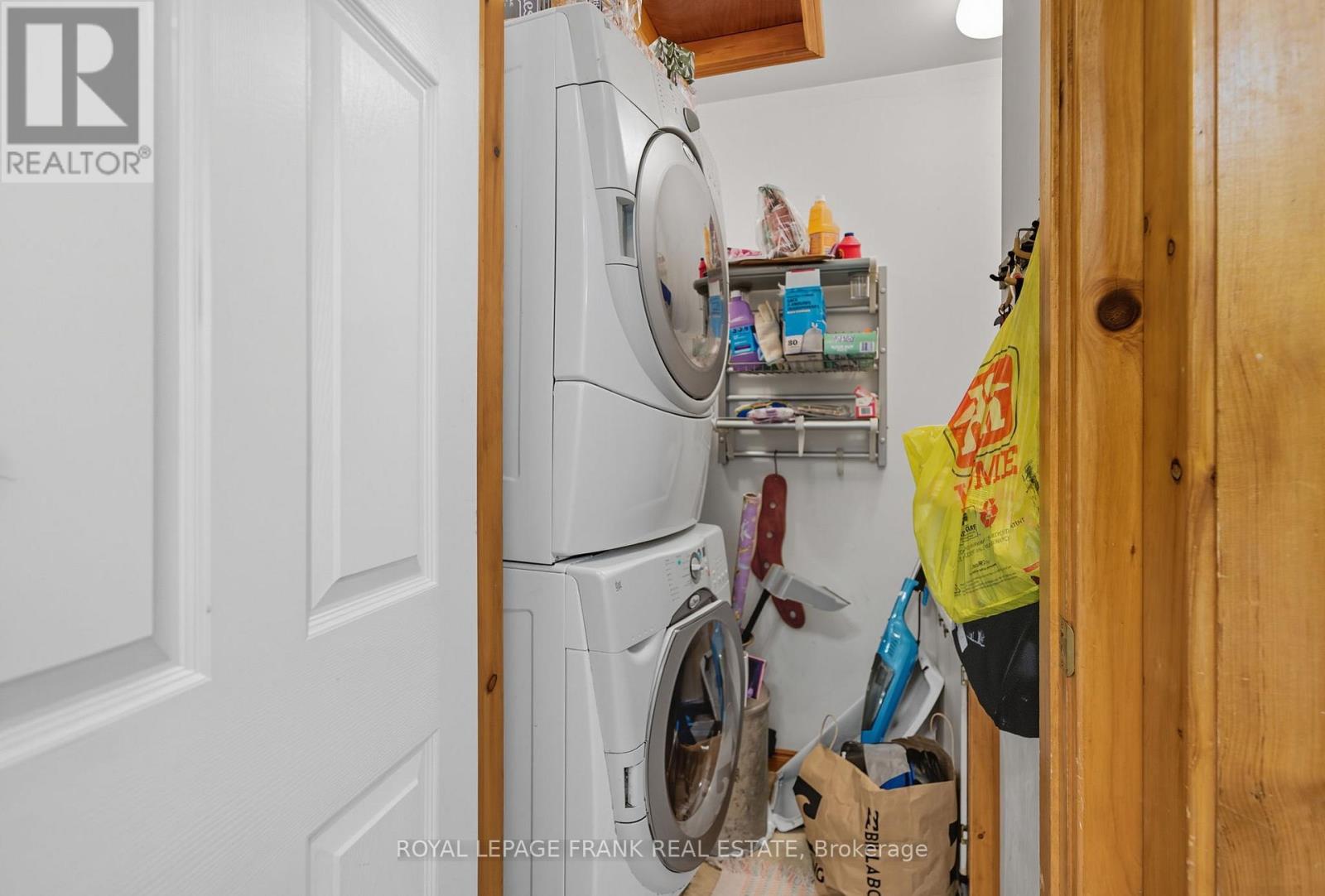 76 Bond Street W, Kawartha Lakes (Lindsay), Ontario  K9V 3R4 - Photo 25 - X12468918
