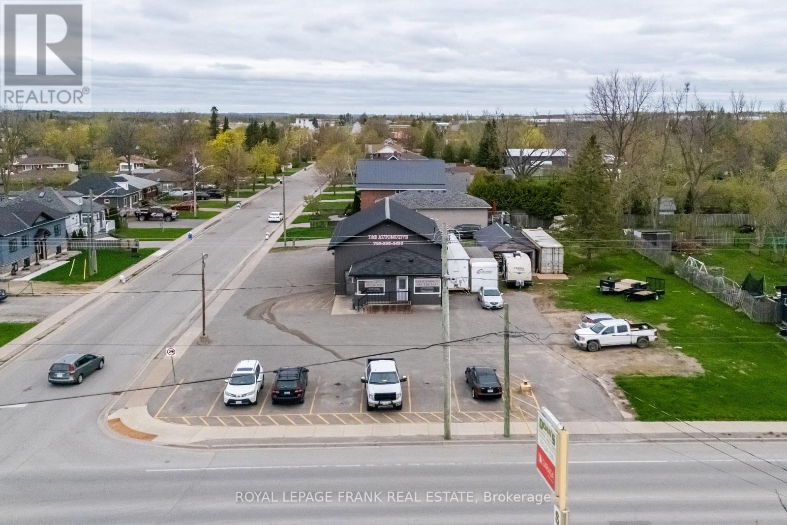 118 Queen Street N, Kawartha Lakes (Lindsay), Ontario  K9V 1G9 - Photo 5 - X12468981