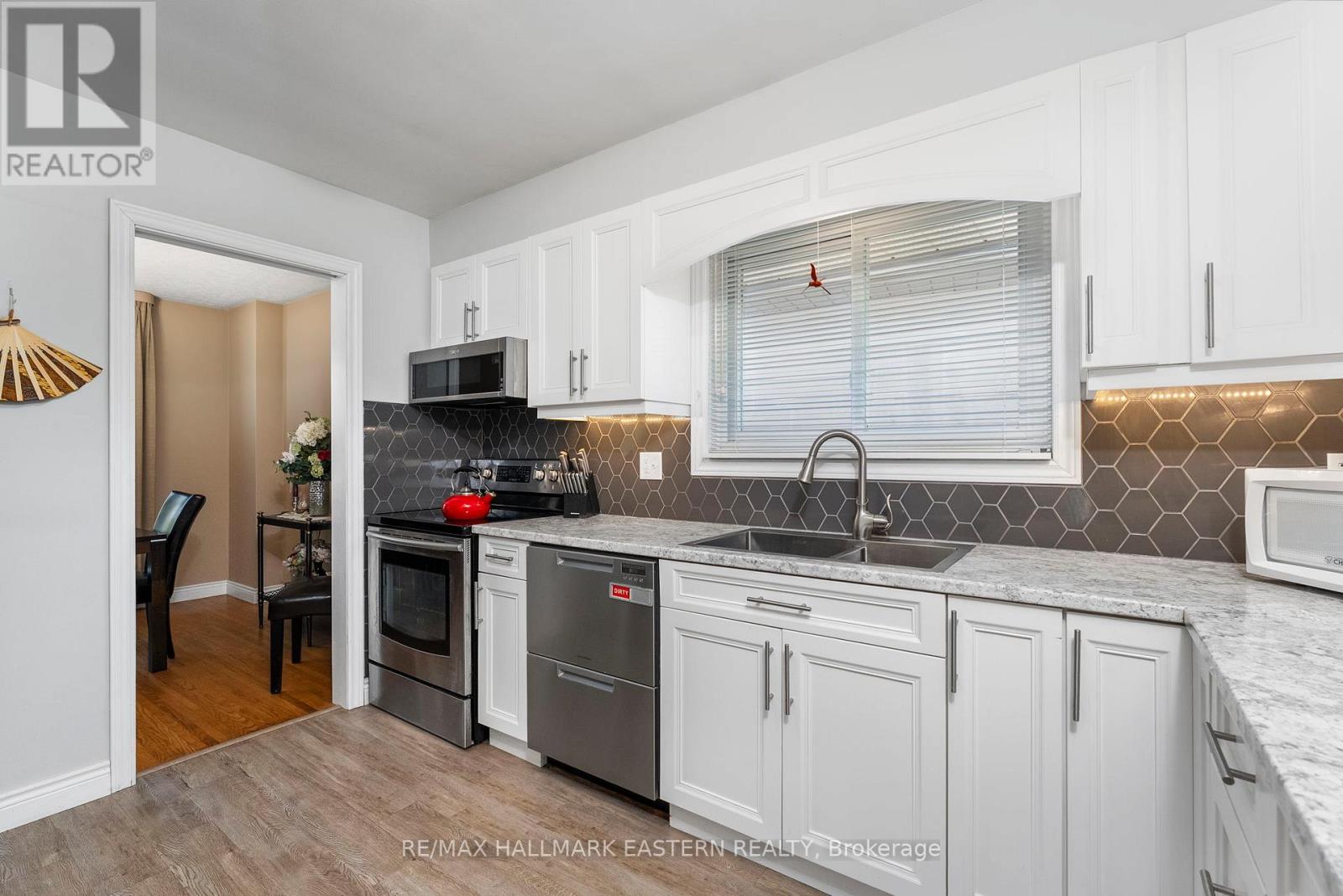 1275 Hopewell Avenue, Peterborough (Northcrest Ward 5), Ontario  K9H 6T2 - Photo 10 - X12469033