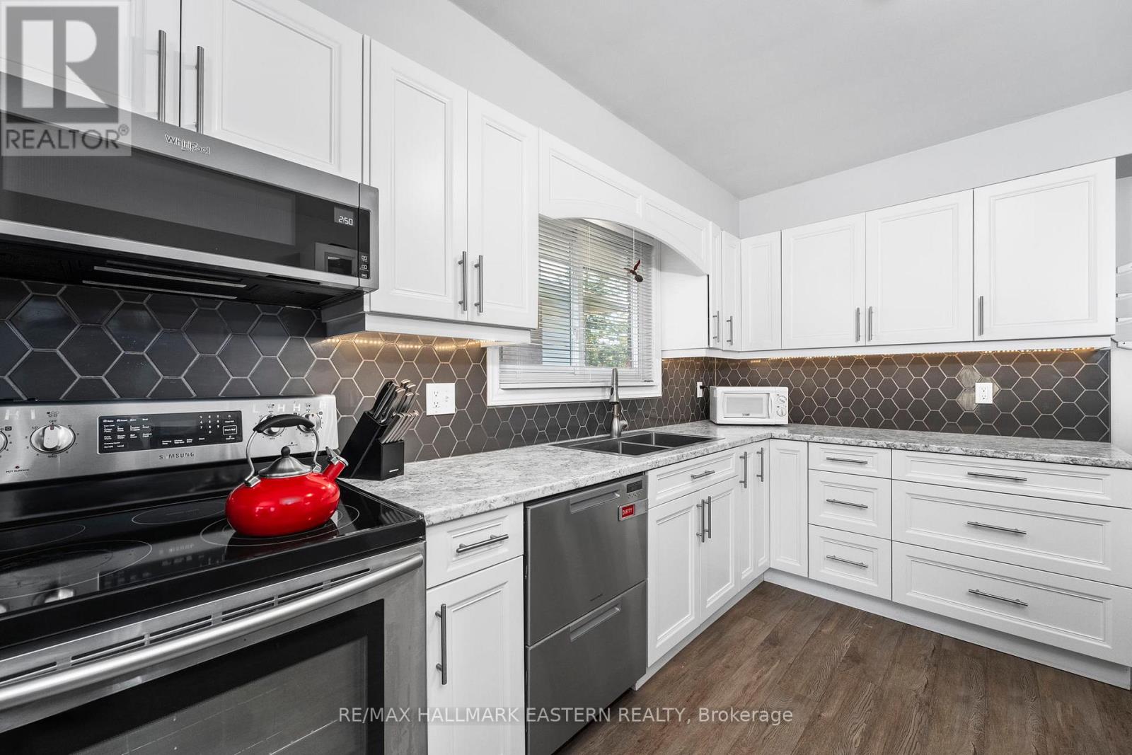 1275 Hopewell Avenue, Peterborough (Northcrest Ward 5), Ontario  K9H 6T2 - Photo 12 - X12469033