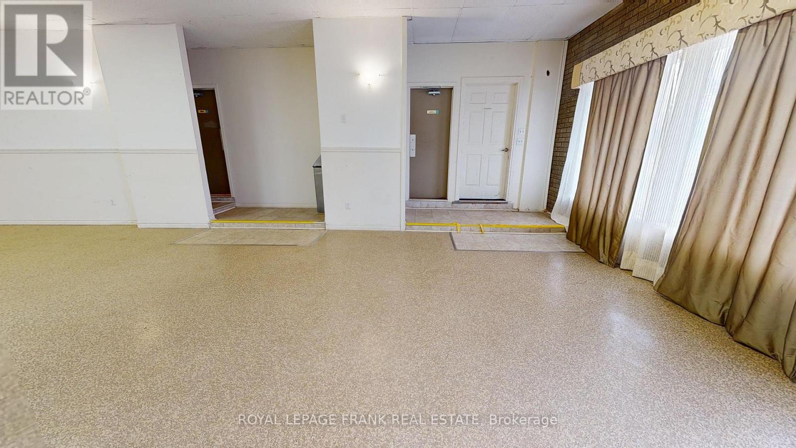 354(L) - 358 Lindsay Street S, Kawartha Lakes (Lindsay), Ontario  K9V 4R4 - Photo 3 - X12469281