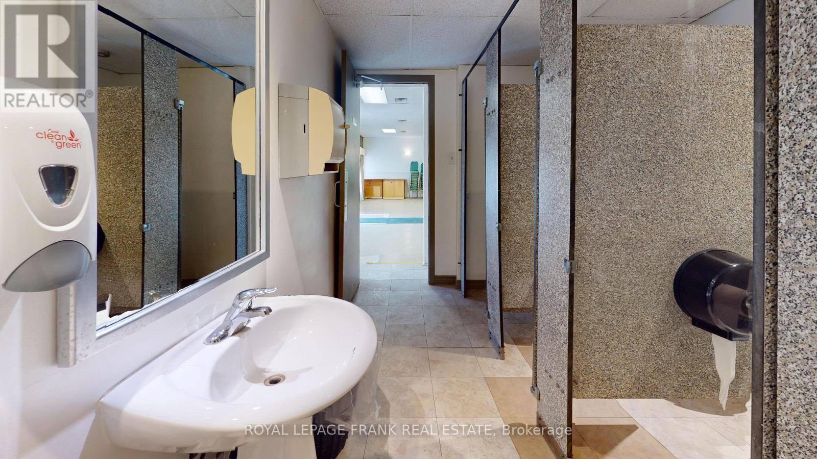 354(L) - 358 Lindsay Street S, Kawartha Lakes (Lindsay), Ontario  K9V 4R4 - Photo 7 - X12469281