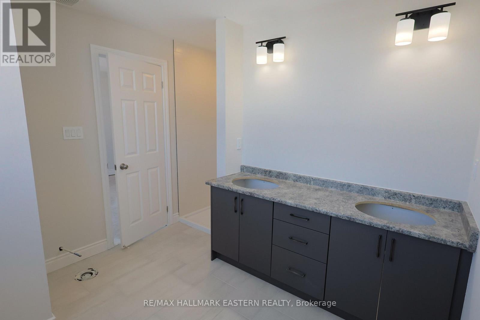 35 Coldbrook Drive, Cavan Monaghan (Millbrook Village), Ontario  L0A 1G0 - Photo 16 - X12469593