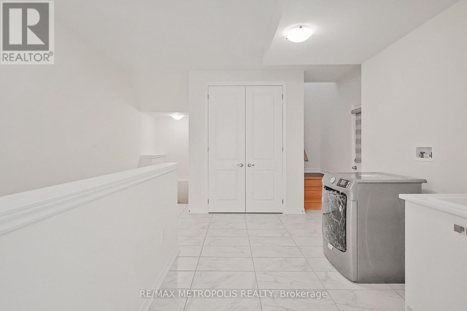 35 - 108 Golden Meadows Drive, Otonabee-South Monaghan, Ontario  K9J 0K8 - Photo 7 - X12469529