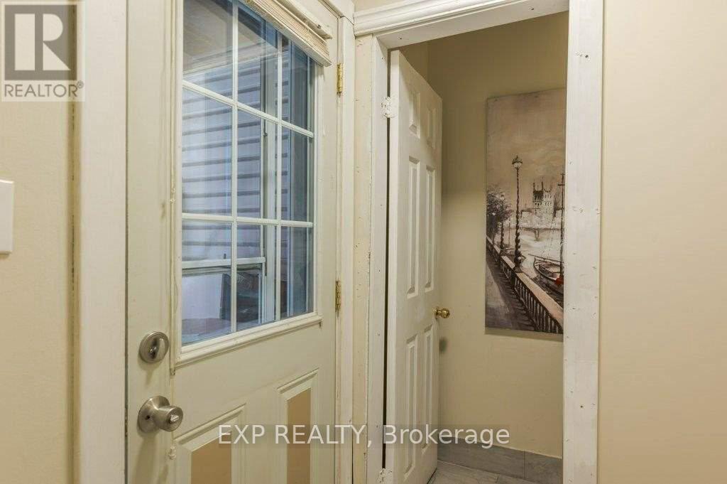 541 Aylmer Street N, Peterborough (Town Ward 3), Ontario  K9H 3W6 - Photo 13 - X12469712