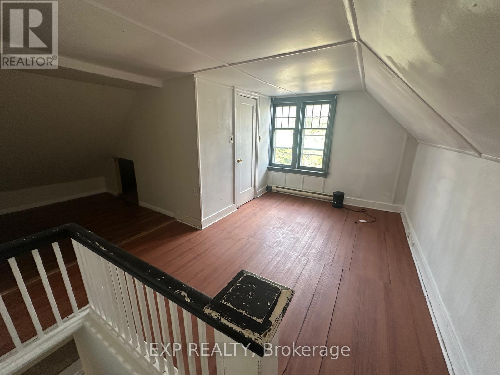 541 Aylmer Street N, Peterborough (Town Ward 3), Ontario  K9H 3W6 - Photo 20 - X12469712