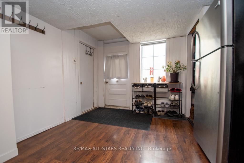 48 Elgin Street, Kawartha Lakes (Lindsay), Ontario  K9V 3W3 - Photo 19 - X12470141