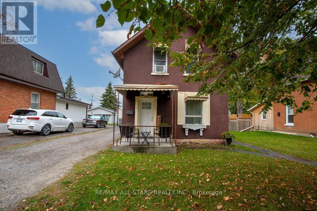 48 Elgin Street, Kawartha Lakes (Lindsay), Ontario  K9V 3W3 - Photo 2 - X12470141