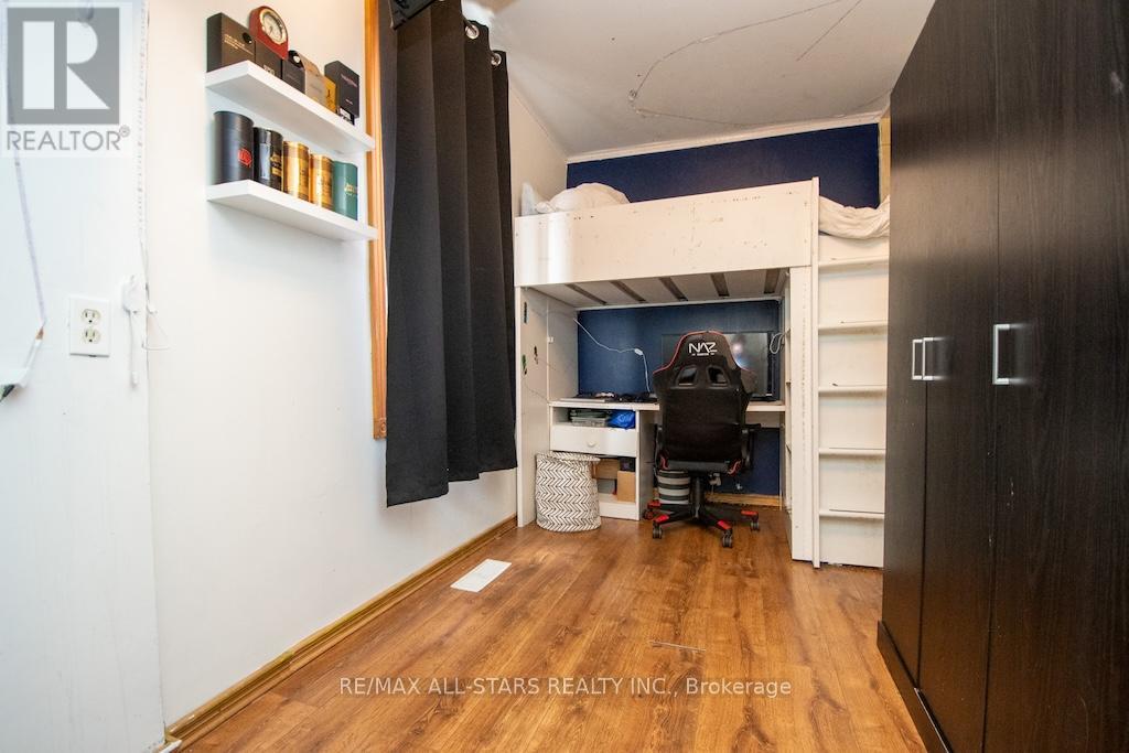 48 Elgin Street, Kawartha Lakes (Lindsay), Ontario  K9V 3W3 - Photo 20 - X12470141