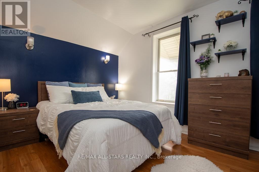 48 Elgin Street, Kawartha Lakes (Lindsay), Ontario  K9V 3W3 - Photo 21 - X12470141