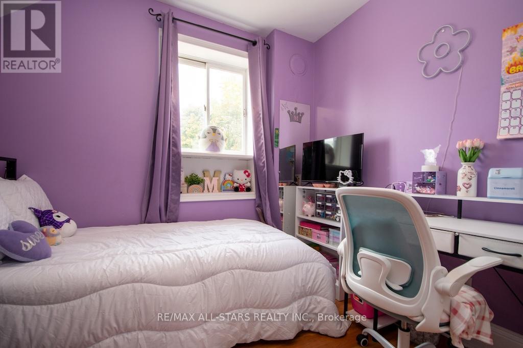 48 Elgin Street, Kawartha Lakes (Lindsay), Ontario  K9V 3W3 - Photo 24 - X12470141