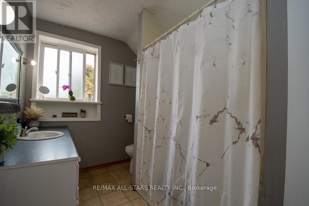 48 Elgin Street, Kawartha Lakes (Lindsay), Ontario  K9V 3W3 - Photo 25 - X12470141