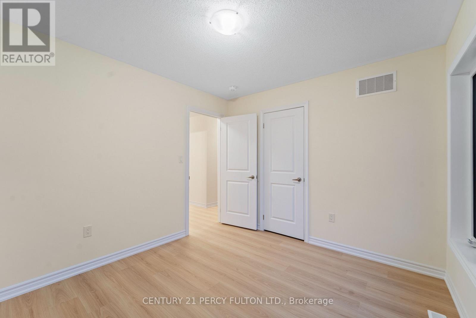 150 Alcorn Drive, Kawartha Lakes (Lindsay), Ontario  K9V 5V5 - Photo 17 - X12470658
