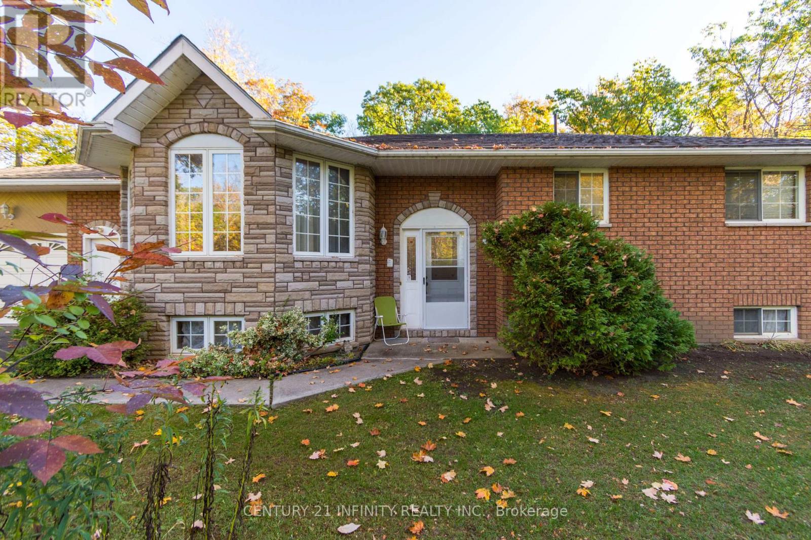 37 Riverside Drive, Trent Hills, Ontario  K0L 1L0 - Photo 2 - X12471038