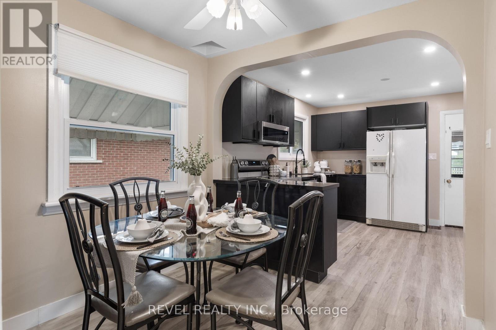 20 Division Street, Kawartha Lakes (Lindsay), Ontario  K9V 4S1 - Photo 14 - X12471051