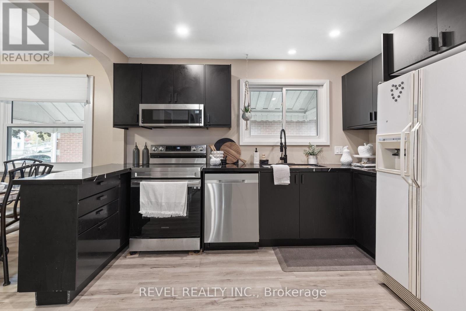 20 Division Street, Kawartha Lakes (Lindsay), Ontario  K9V 4S1 - Photo 16 - X12471051