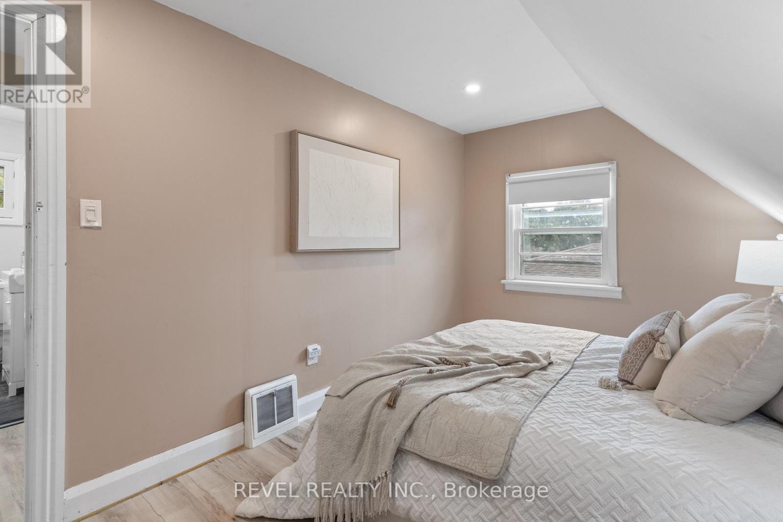 20 Division Street, Kawartha Lakes (Lindsay), Ontario  K9V 4S1 - Photo 23 - X12471051