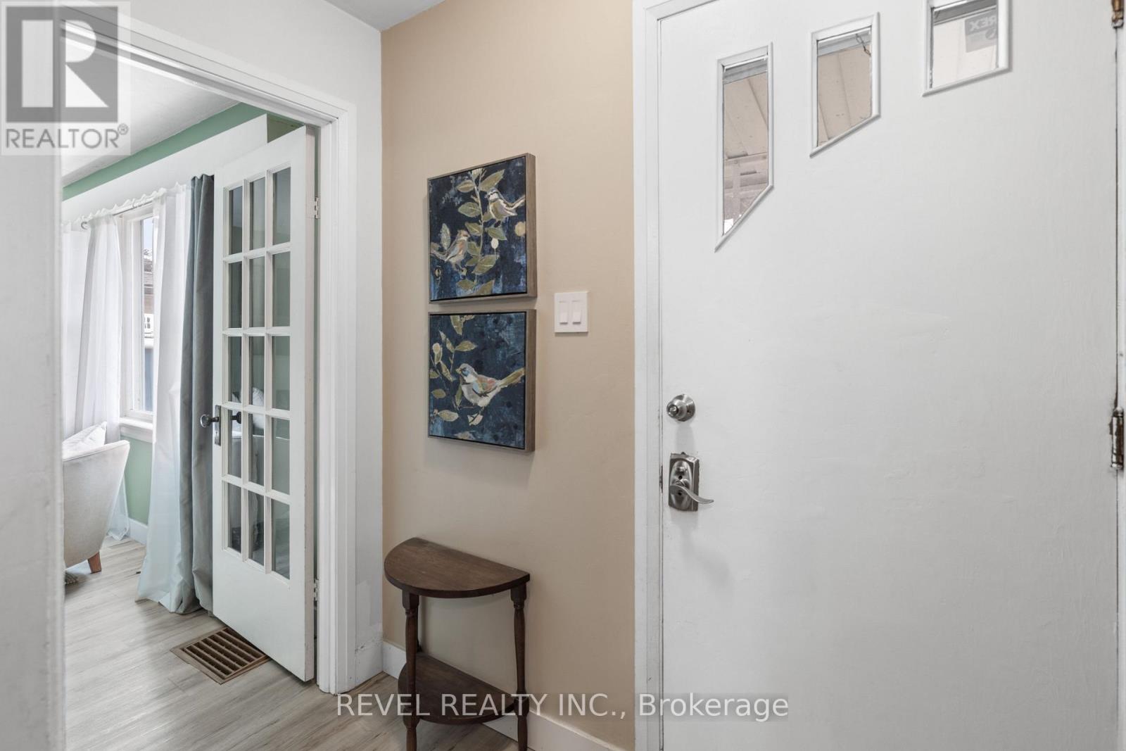 20 Division Street, Kawartha Lakes (Lindsay), Ontario  K9V 4S1 - Photo 6 - X12471051