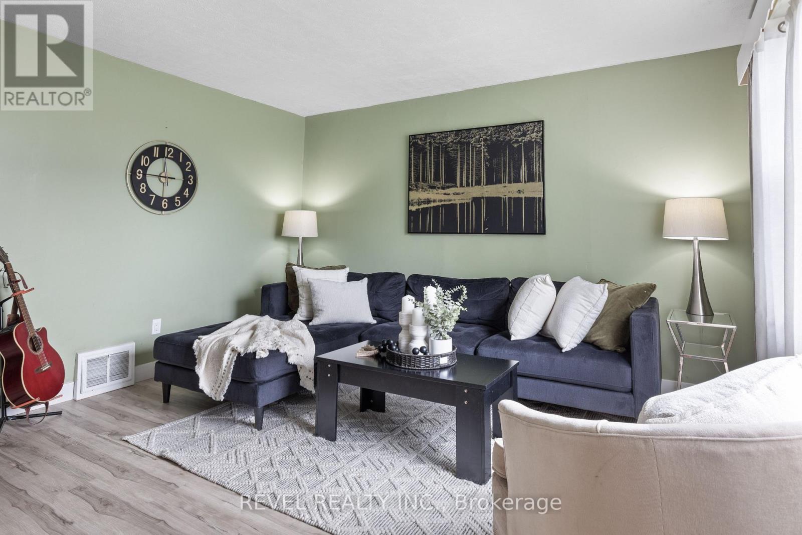 20 Division Street, Kawartha Lakes (Lindsay), Ontario  K9V 4S1 - Photo 8 - X12471051