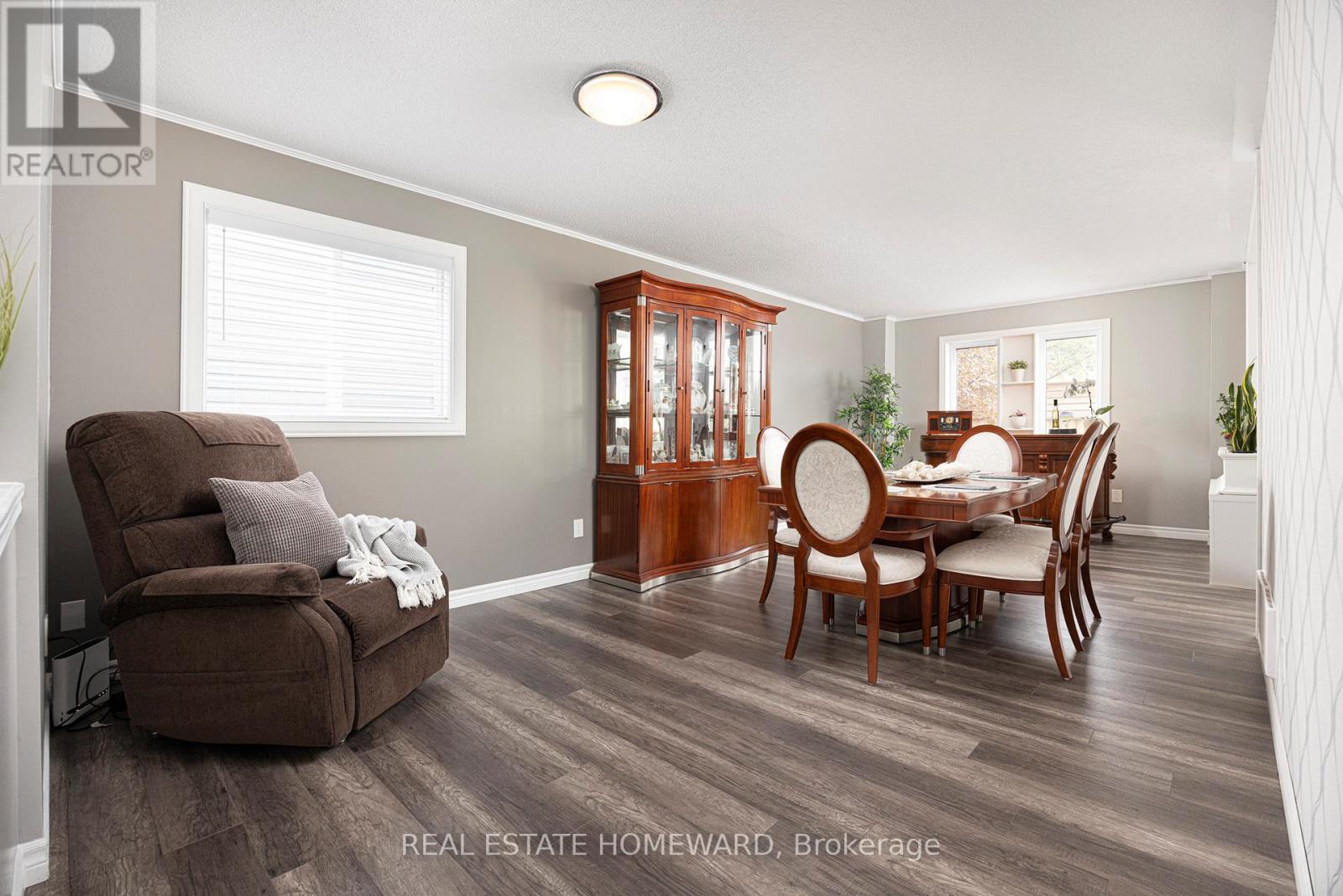 49 Waterview Lane, Clarington (Newcastle), Ontario  L1B 1P5 - Photo 3 - E12471060