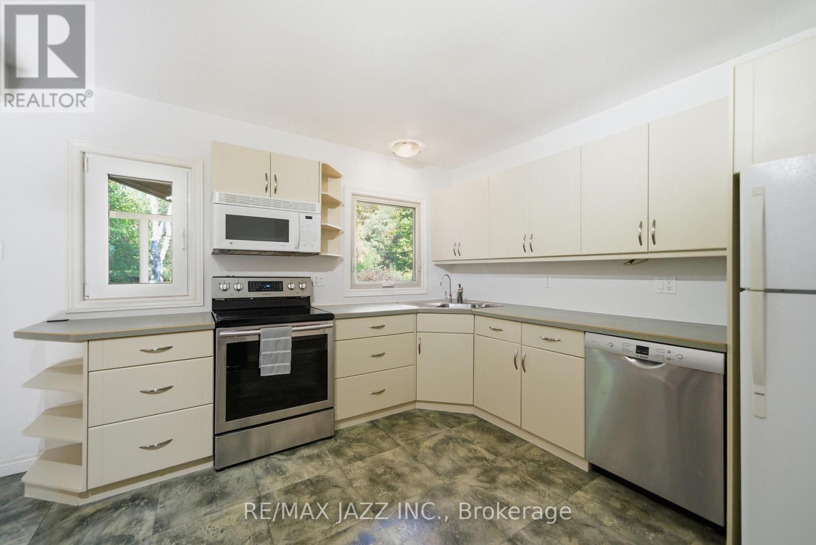 1708 Redwood Drive, Peterborough (Monaghan Ward 2), Ontario  K9K 1M3 - Photo 13 - X12471311