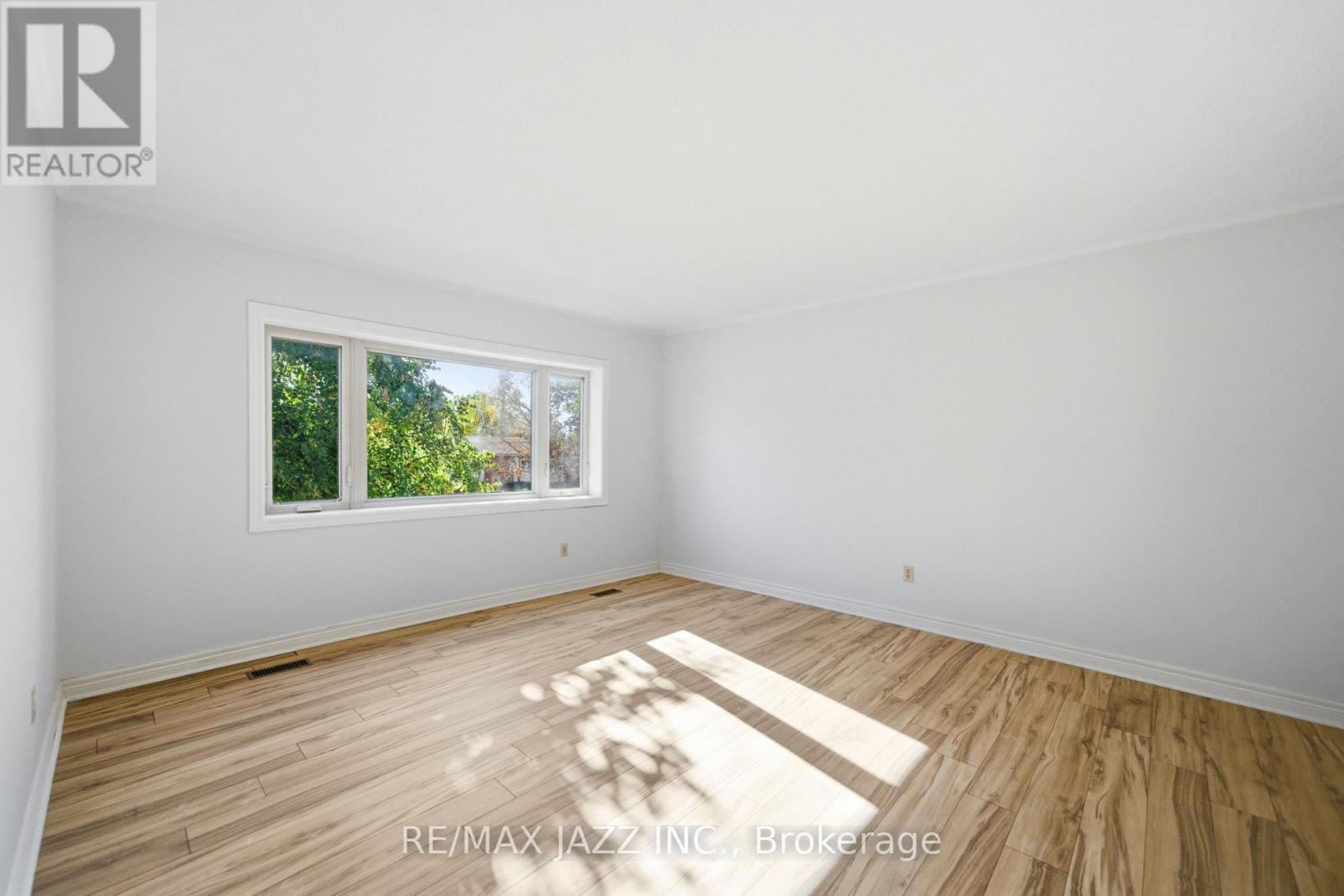 1708 Redwood Drive, Peterborough (Monaghan Ward 2), Ontario  K9K 1M3 - Photo 5 - X12471311