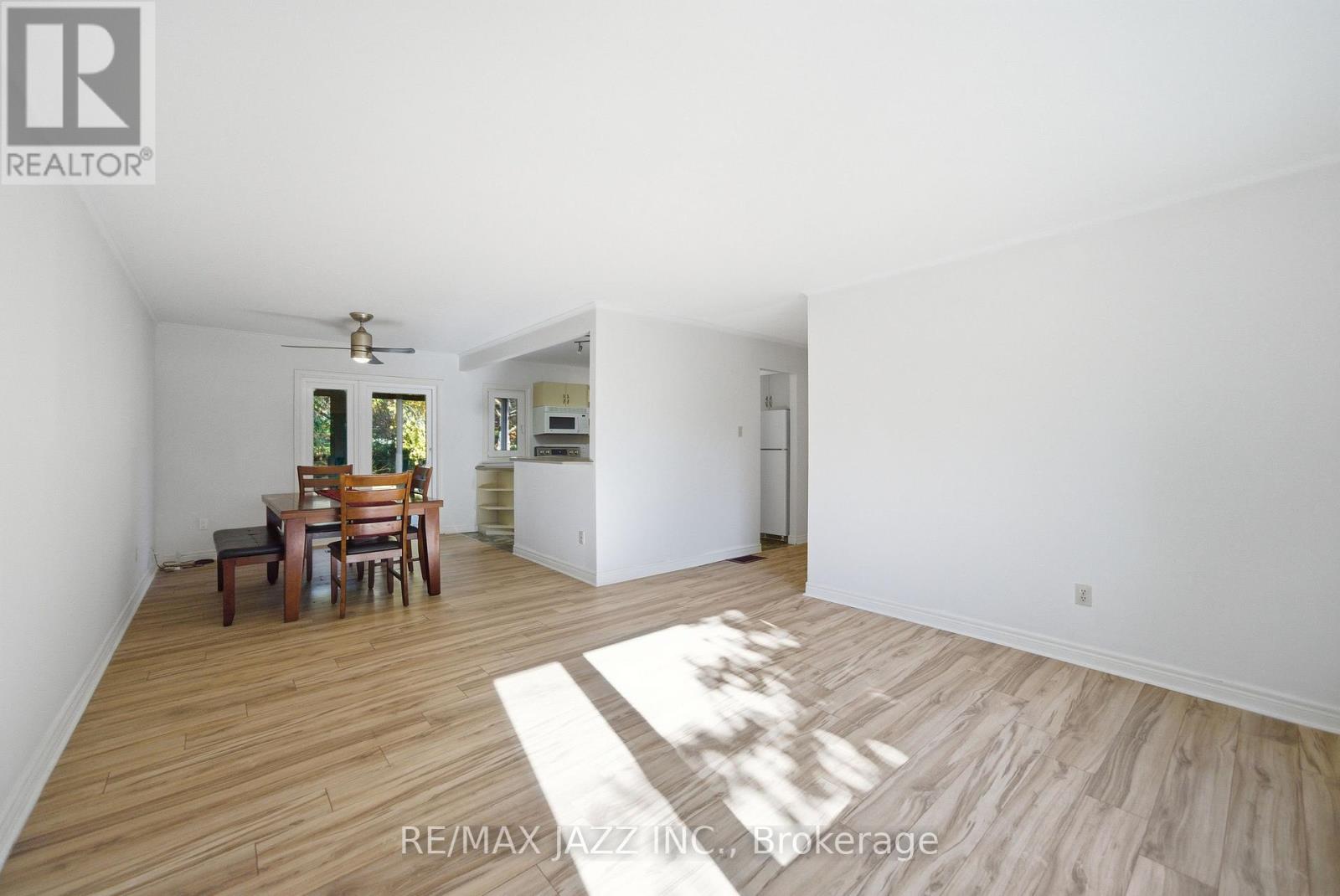 1708 Redwood Drive, Peterborough (Monaghan Ward 2), Ontario  K9K 1M3 - Photo 7 - X12471311
