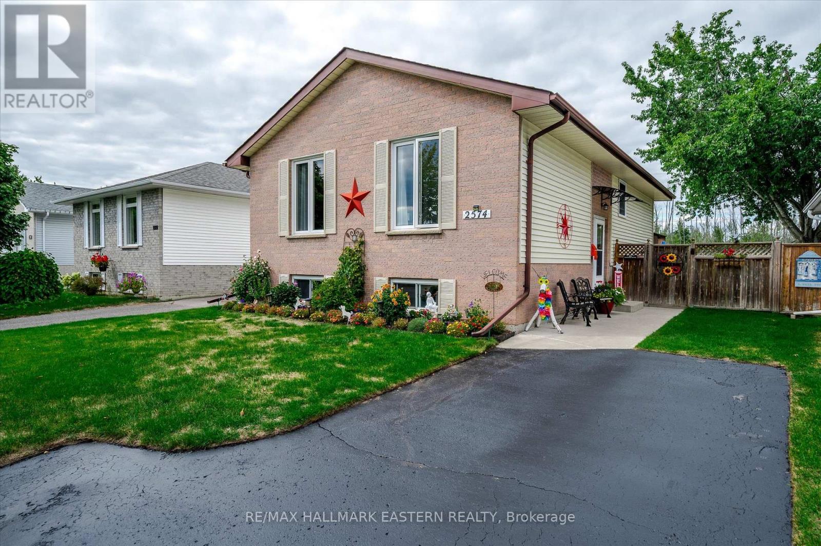2574 Foxmeadow Road, Peterborough (Ashburnham Ward 4), Ontario  K9L 1X2 - Photo 1 - X12471451
