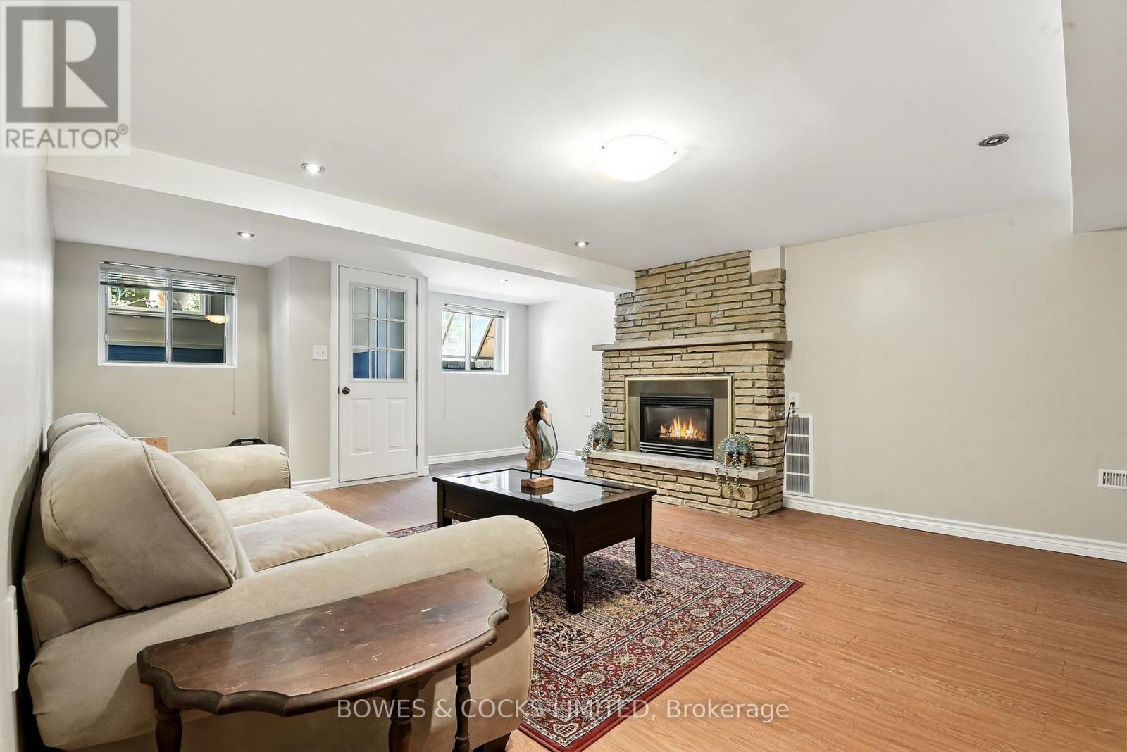 433 Manorhill Avenue, Peterborough (Town Ward 3), Ontario  K9J 6H7 - Photo 24 - X12471539