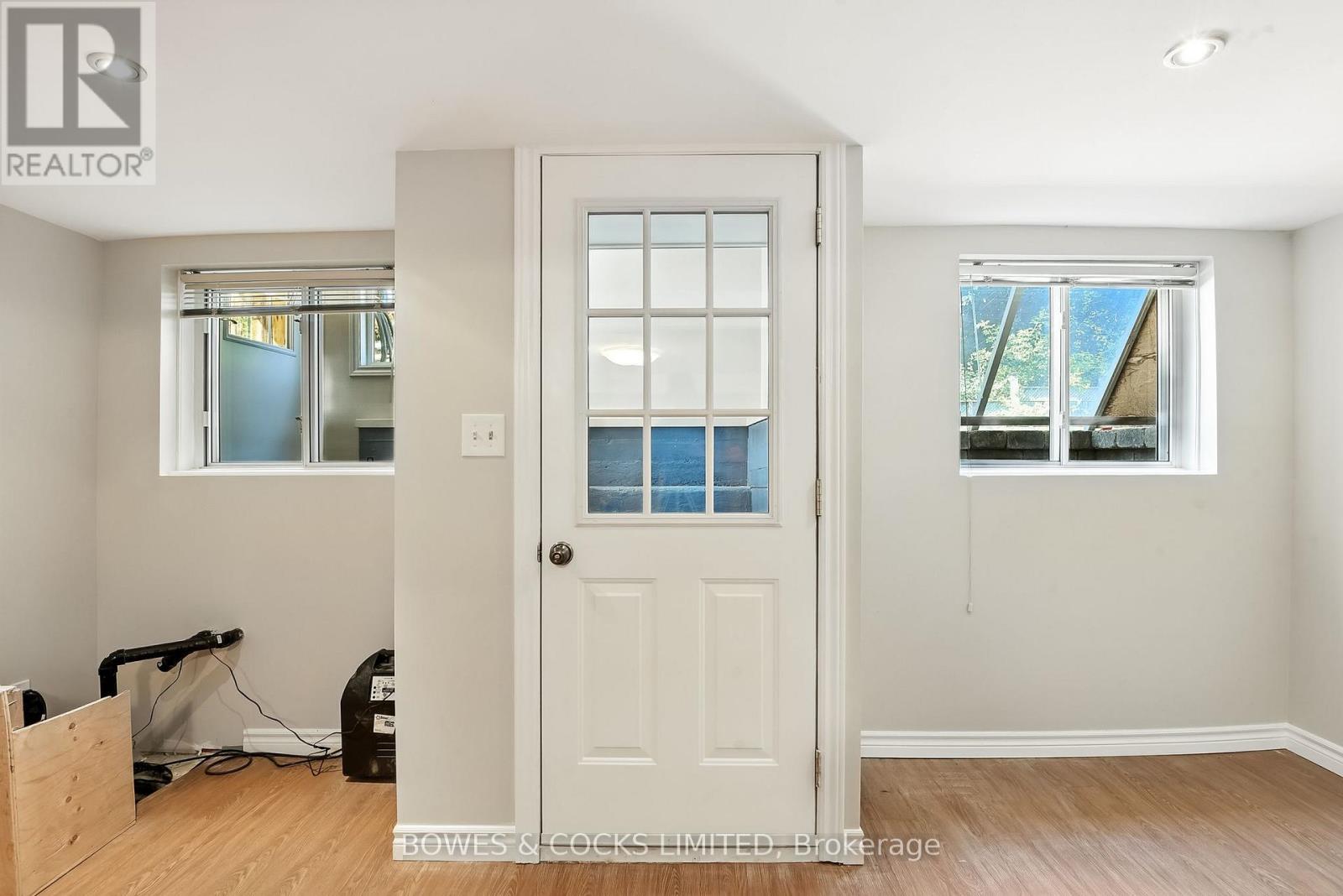 433 Manorhill Avenue, Peterborough (Town Ward 3), Ontario  K9J 6H7 - Photo 30 - X12471539