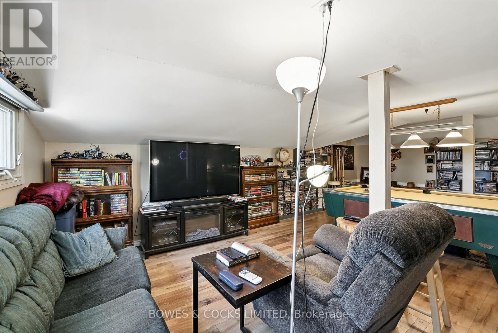 433 Manorhill Avenue, Peterborough (Town Ward 3), Ontario  K9J 6H7 - Photo 33 - X12471539