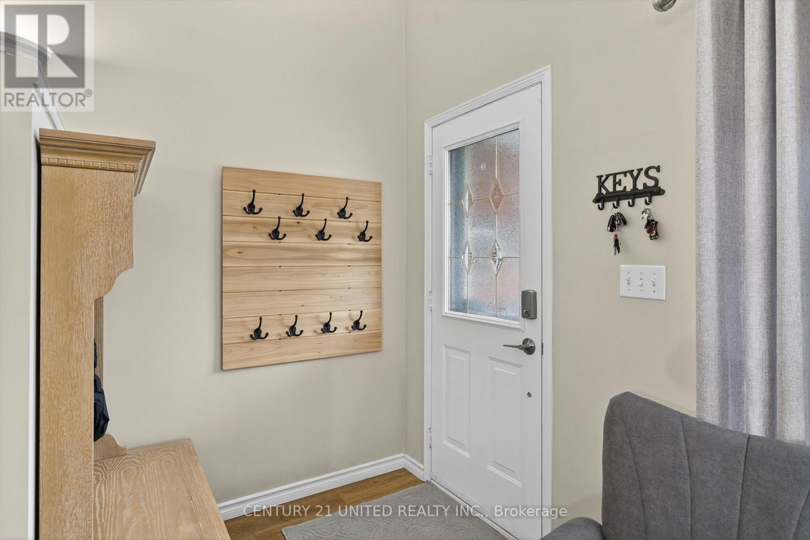 1410 Lillico Crescent, Peterborough (Monaghan Ward 2), Ontario  K9K 2L1 - Photo 2 - X12471555