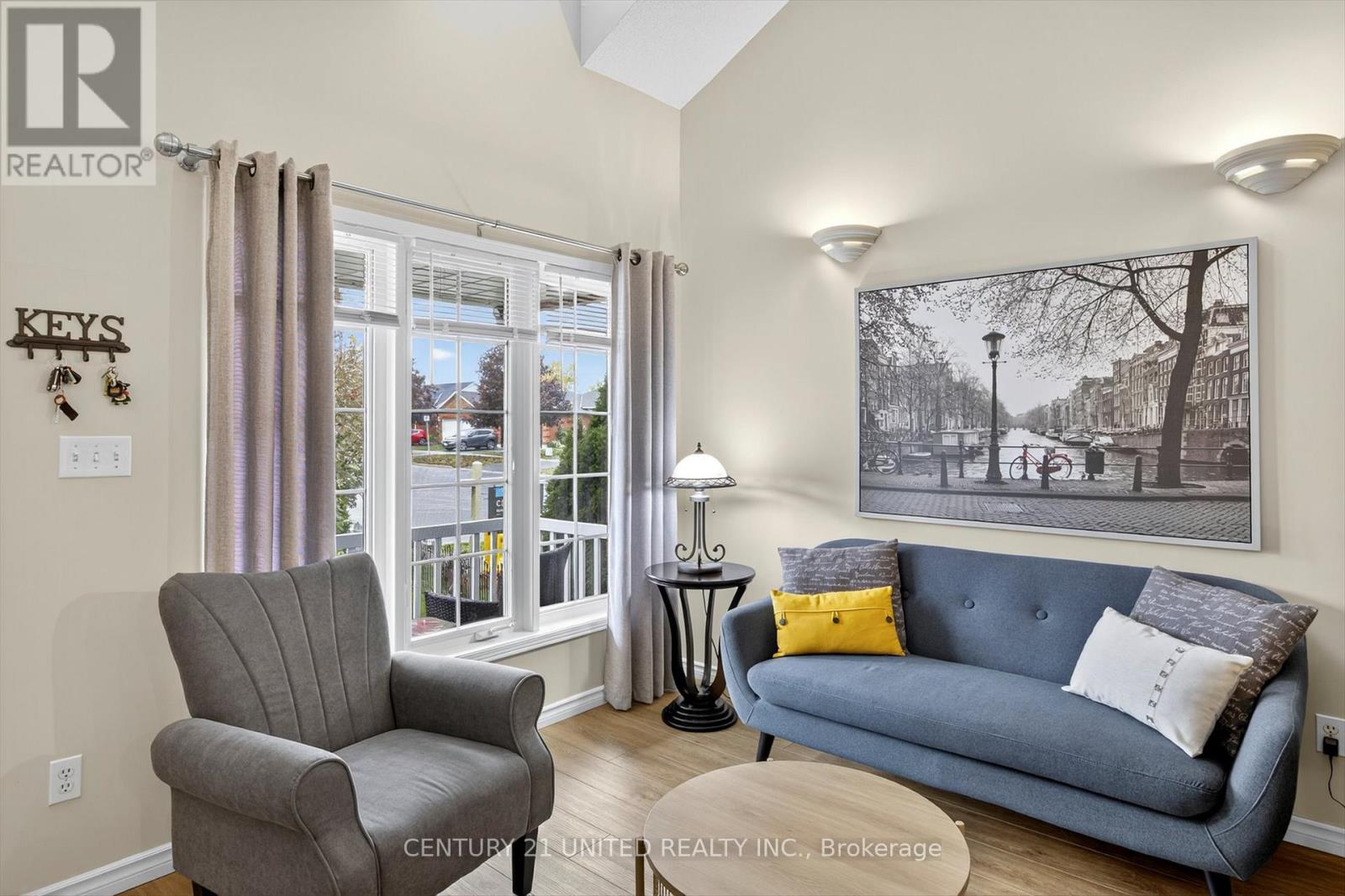 1410 Lillico Crescent, Peterborough (Monaghan Ward 2), Ontario  K9K 2L1 - Photo 3 - X12471555