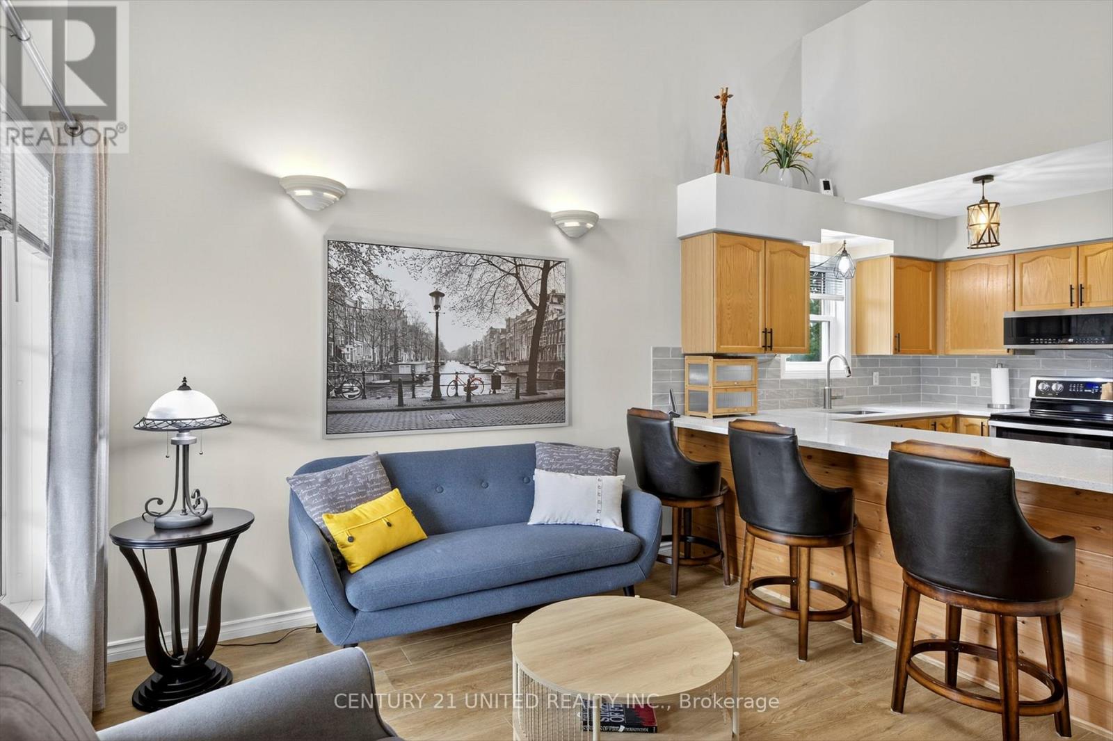 1410 Lillico Crescent, Peterborough (Monaghan Ward 2), Ontario  K9K 2L1 - Photo 4 - X12471555