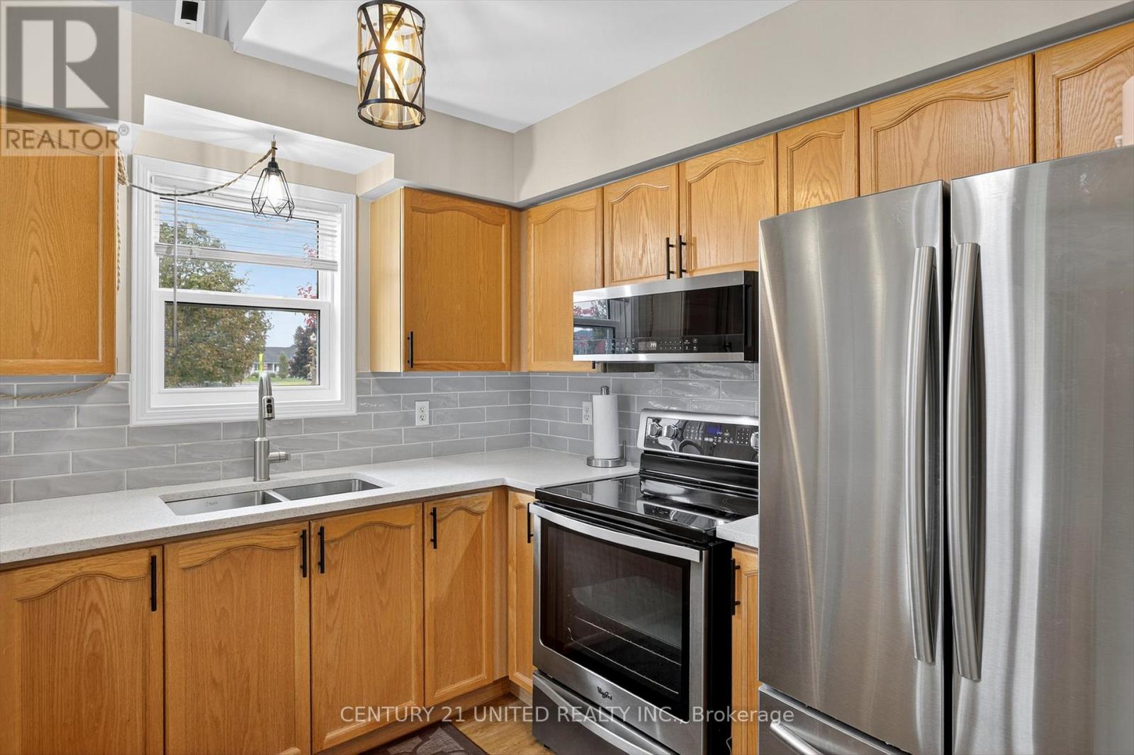 1410 Lillico Crescent, Peterborough (Monaghan Ward 2), Ontario  K9K 2L1 - Photo 7 - X12471555