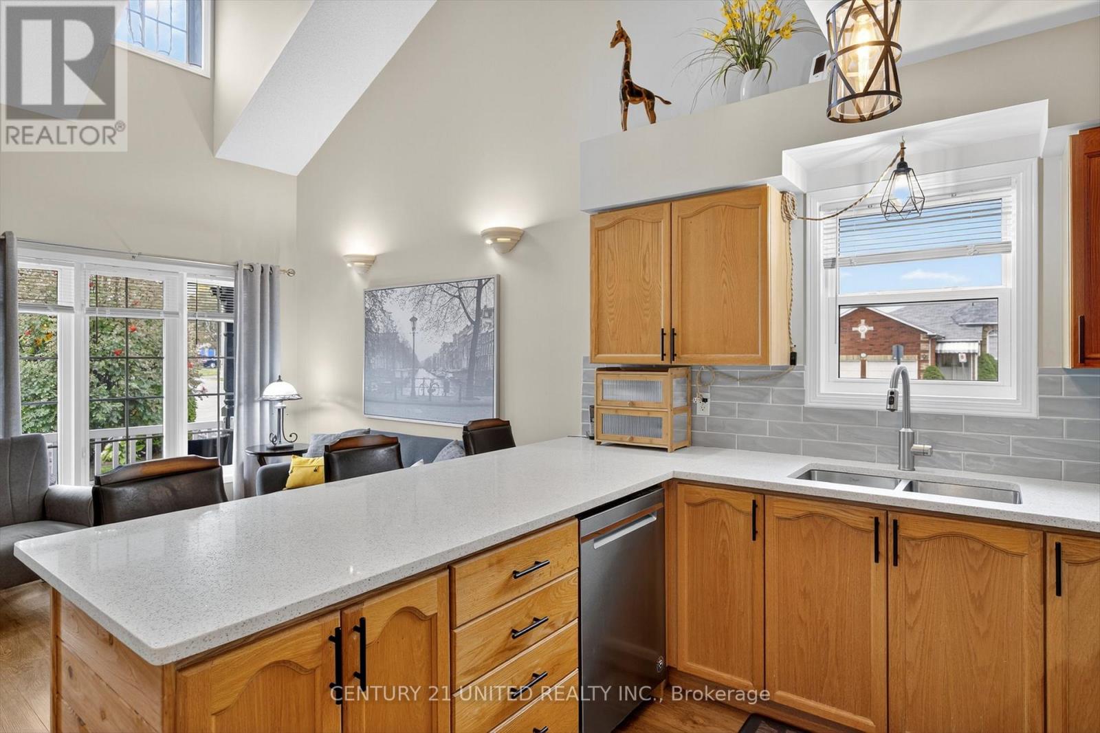 1410 Lillico Crescent, Peterborough (Monaghan Ward 2), Ontario  K9K 2L1 - Photo 8 - X12471555